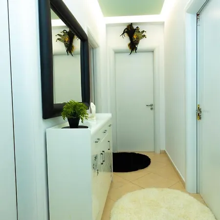 Hana Apartament Hot Tub Vlore Exterior photo